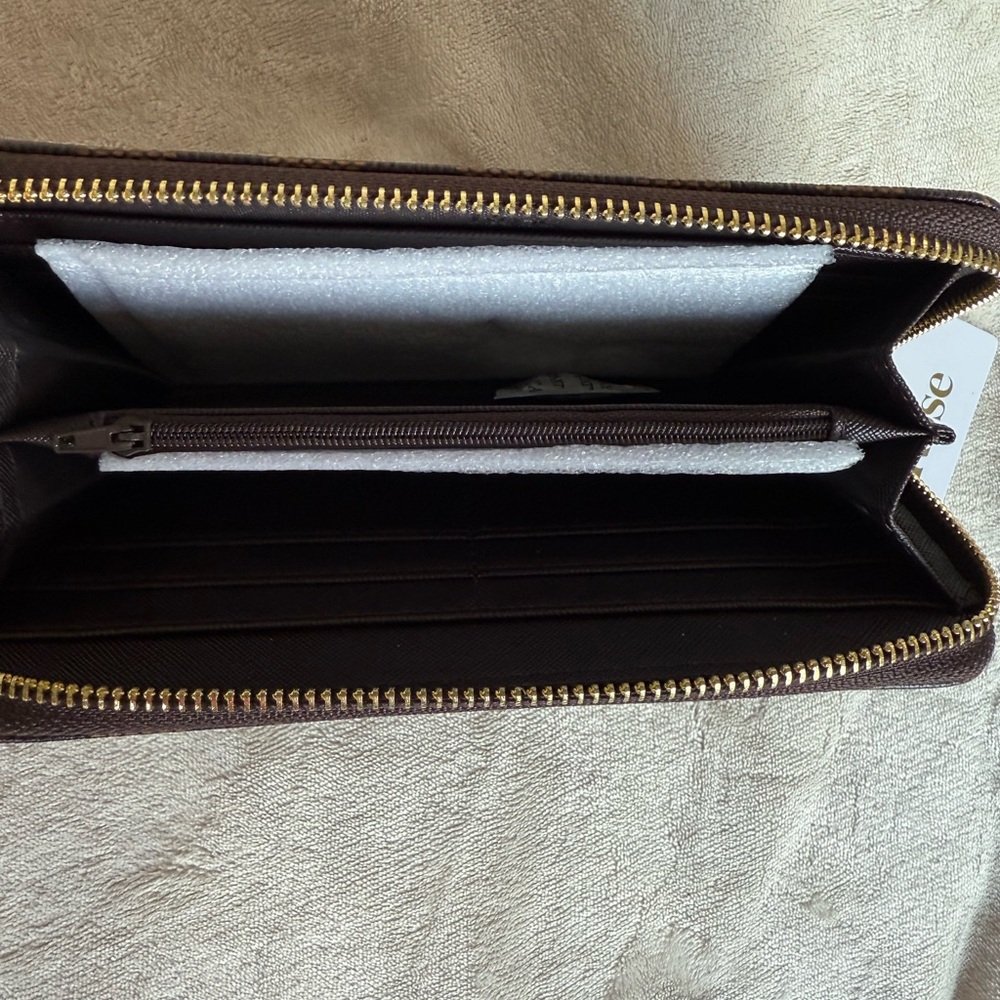 Daisy Rose Brown Checkered Wallet - Picture 3 of 3